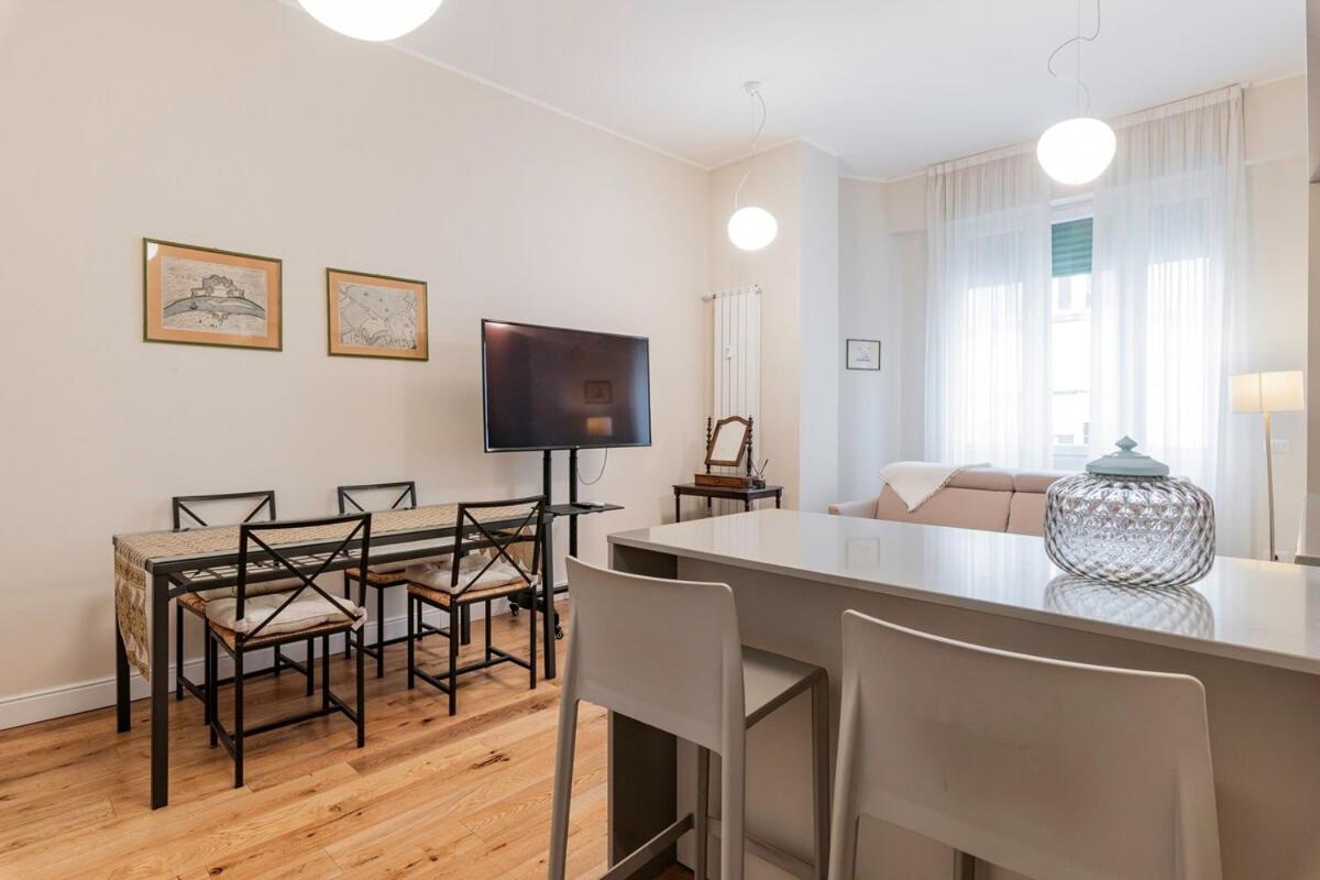 Homeby, Appartamento Tiepolo ミラノ エクステリア 写真